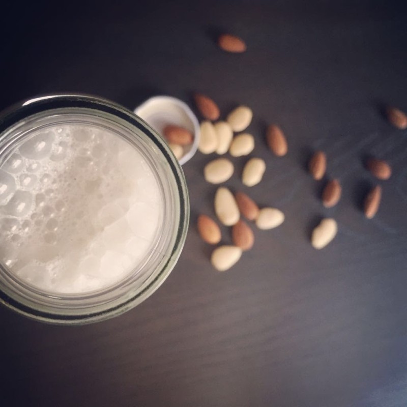 Rauwe Amandelen met vlies | Noten | Versenoten.nl